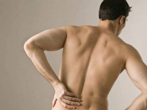 D'Ursaachen an d'Behandlung vum Réckschmerzen am ënneschten Réck