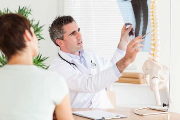 Appelléiert zu engem Spezialist fir Gebärmutteral OsteOchendrosis