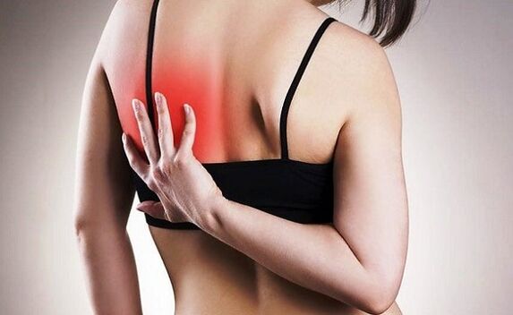 Péng ënnert der lénkser Schëllerblade vum Réck